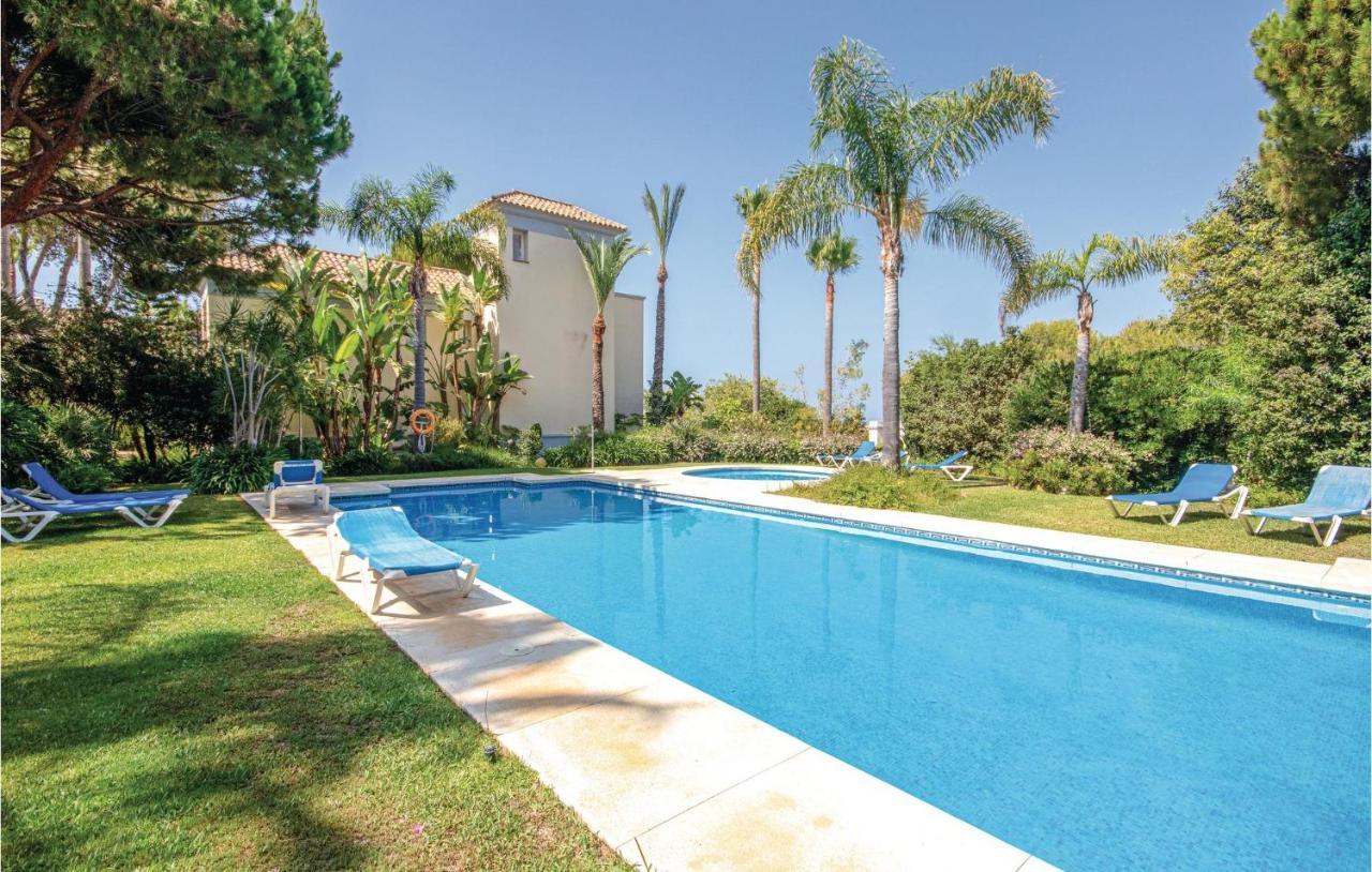 Beautiful Apartment In Marbella-Cabopino With 2 Bedrooms, Wifi And Outdoor Swimming Pool 外观 照片